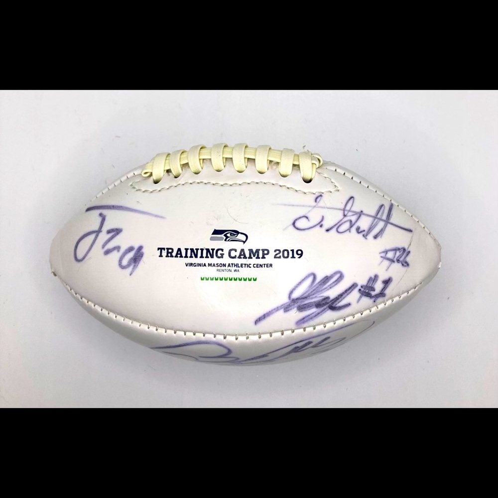 2019 Football with Seahawks Autographs